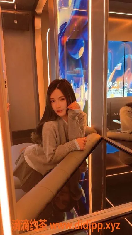 成都楼凤-磨子桥苏小宝，身材前凸后翘，态度超好