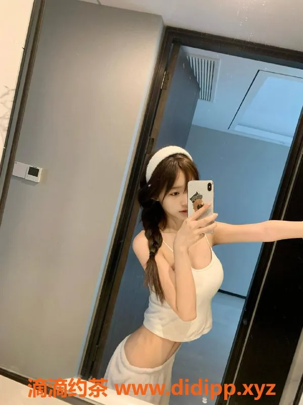 杭州楼凤-上城区小椰子，19岁C杯美术生，身高163，暑假兼职1500一茨！