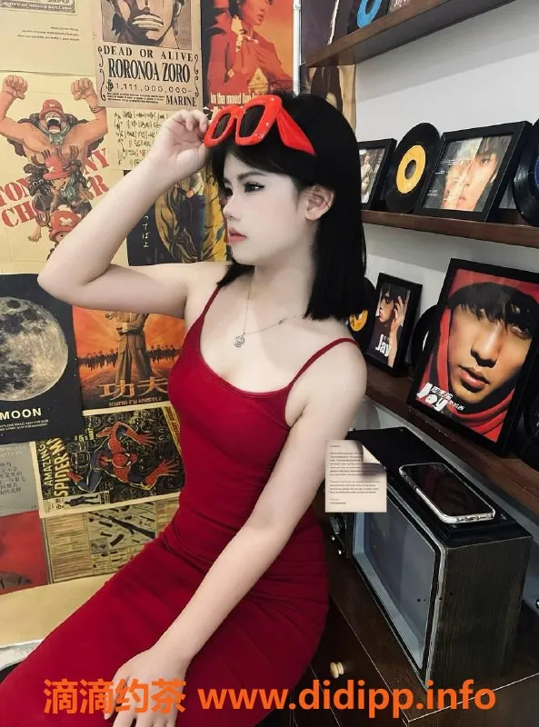 杭州楼凤-上城区嫩妹酱酱，舌吻69套餐服务