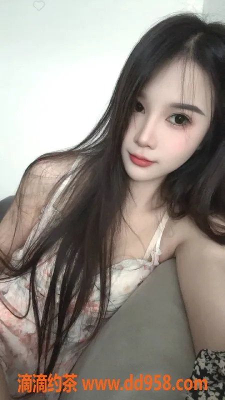 中山楼凤-西区22岁溪溪，36C胸器，700/小时等你来体验