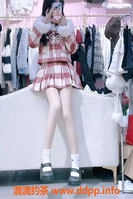 长沙楼凤-天心区小西，164cm苗条嫩妹，19岁只需7p