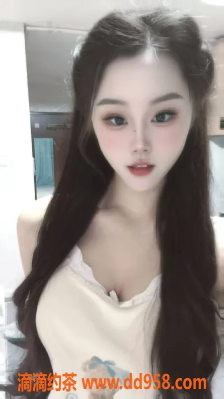 北京上门服务-十里堡小柿子，19岁，身高167，体重48