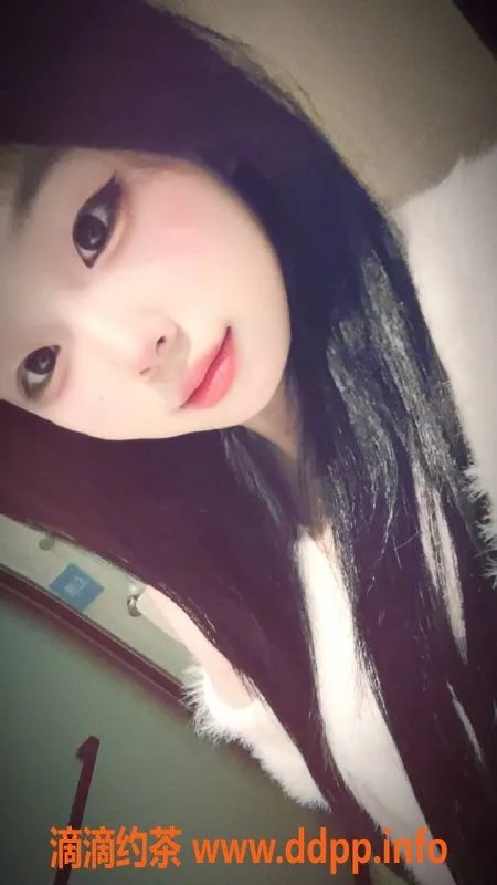 成都楼凤资源信息,武侯区萱萱，18岁微胖嫩妹，口活超棒！