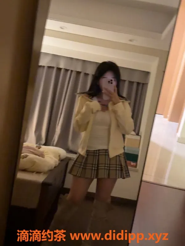 广州楼凤-天河黎璃，700元私密服务，值得一试！