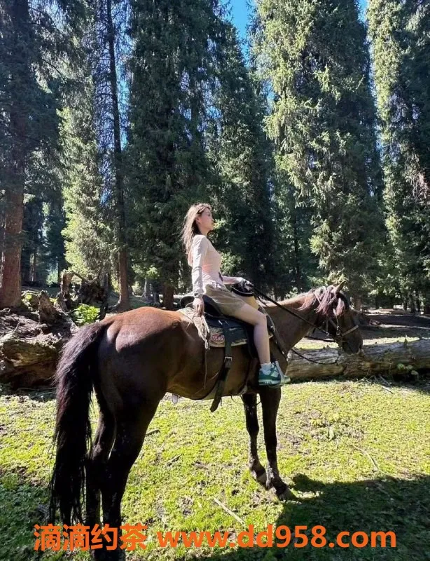 北京楼凤-东直门安妮，25岁，163cm，体重45kg，女友系服务