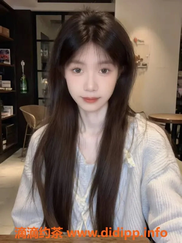 中山楼凤-19岁小兔，32B胸围，服务超赞，价格优惠！