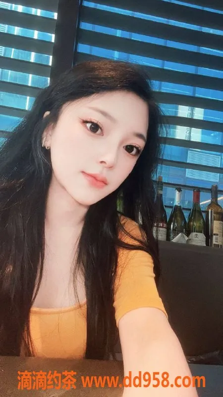 温州楼凤-温州瓯北月亮，162cm D杯大奶魅力服务