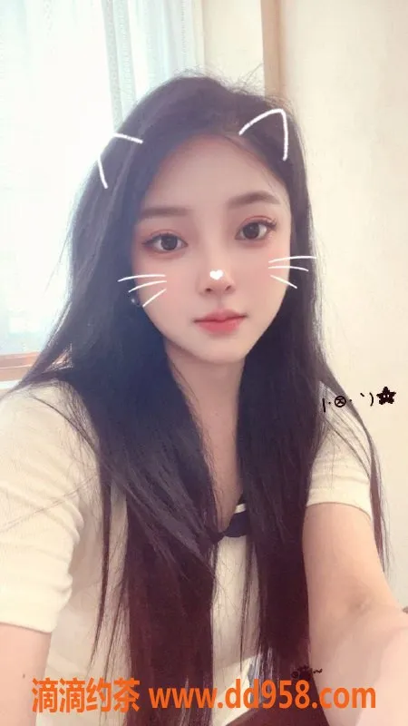 温州楼凤-温州瓯北月亮，162cm D杯大奶魅力服务