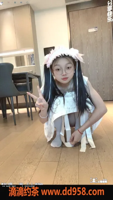 中山楼凤-18岁苗苗，石岐新星，身材超赞，高颜值服务