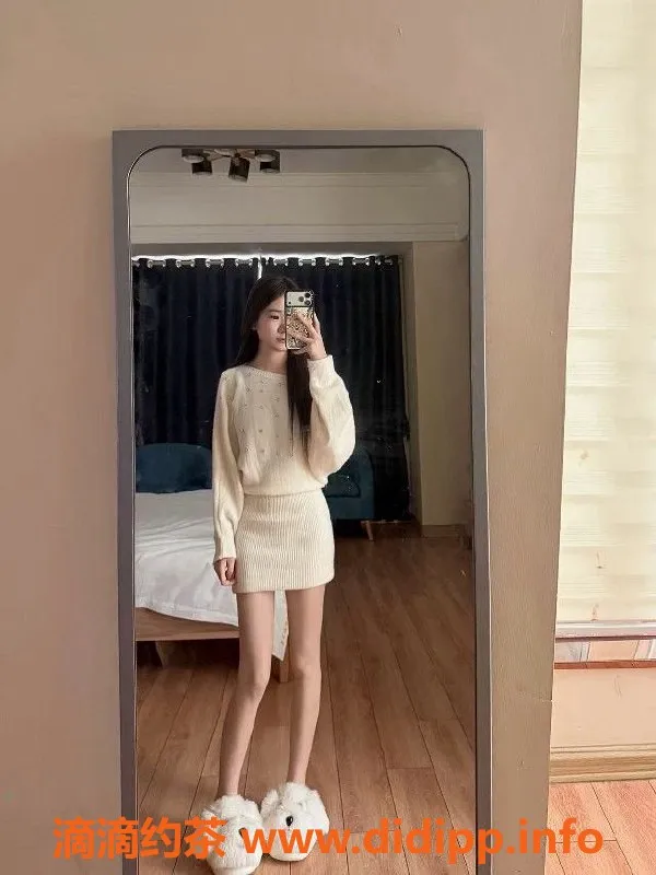 常州楼凤-武进小樱桃，162cm C杯嫩妹，800起