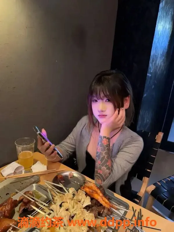 成都楼凤-成华区小乖，162cm微胖妹，口活一流