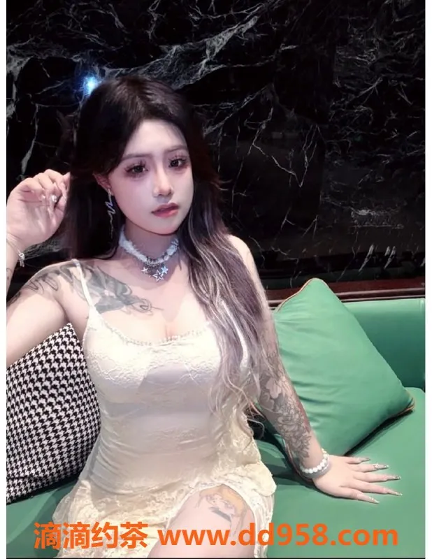 赣州楼凤-大胸纹身妹啾啾，164cm，49kg，只要700全套！