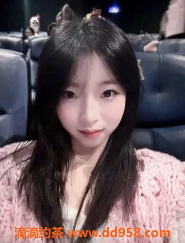 无锡楼凤-梁溪超嫩学妹170大长腿，皮肤雪白