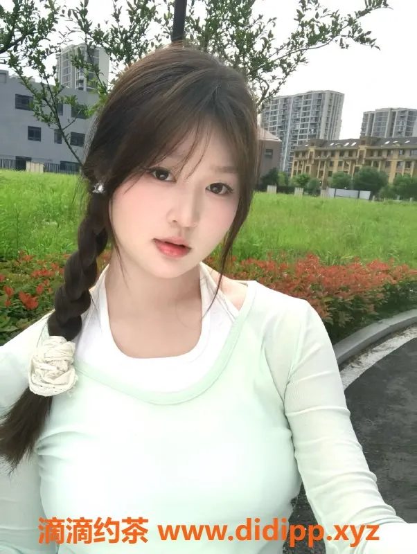 无锡楼凤资源信息,锡山区圆圆，高颜值陪浴服务，特价仅1100p