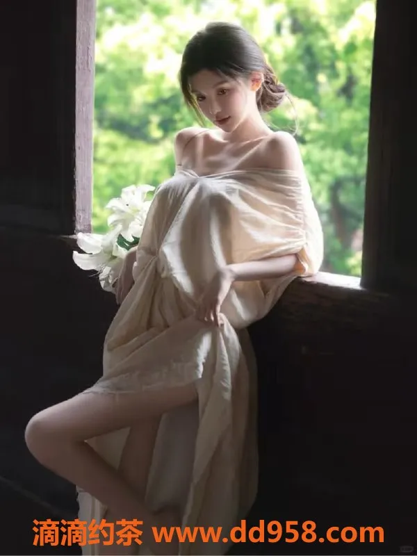 无锡楼凤-梁溪区温柔陪浴，颜值高身材好，特价2200p！