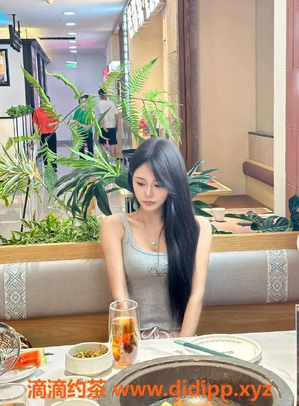 深圳楼凤-福田Vicky，1521p视频认证，优质服务等你来体验