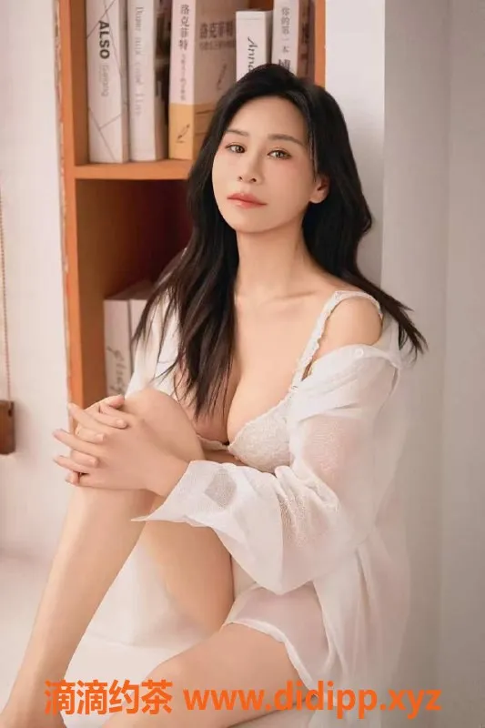 广州楼凤资源信息,番禺28岁巨乳女神秋妍，身高155，服务多样