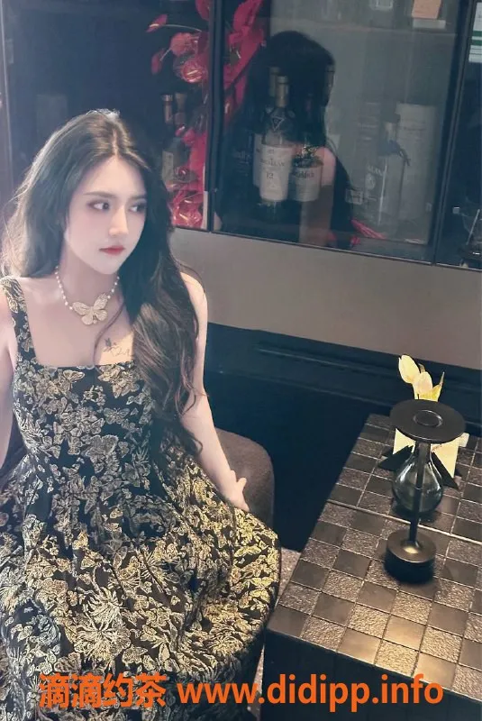 北京楼凤-朝阳三里屯曼曼，166高47重，混血美人