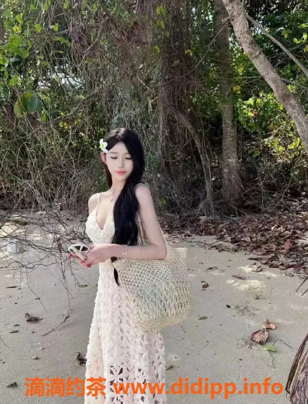 兰州楼凤-城关甜幂幂，T0级别身材，超值服务体验