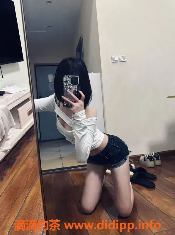 成都楼凤-成华区嫩妹雨雨，颜值8分，服务超好