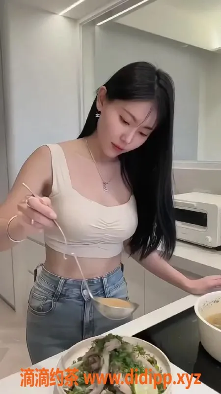 深圳楼凤-南山菠萝，25岁166cm，胸围36C，价格600起