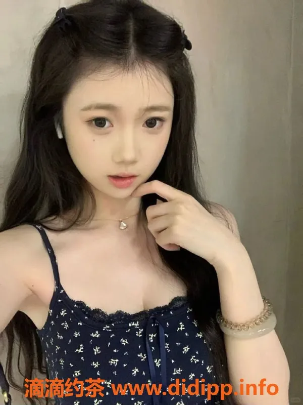 广州楼凤-南沙哲雅，20岁外语大学生，165cm，41kg小巧玲珑