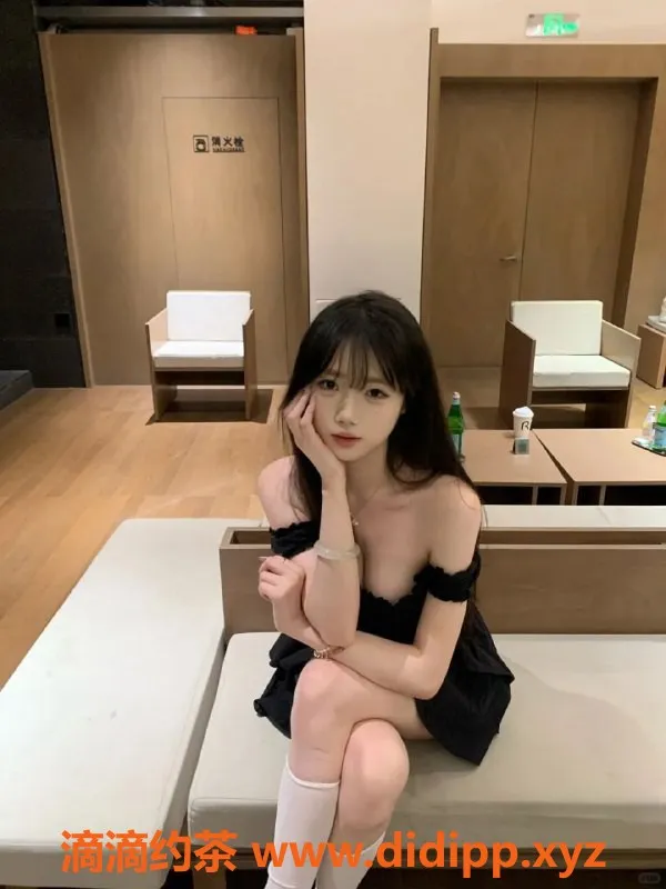 广州楼凤-南沙哲雅，20岁外语大学生，165cm，41kg小巧玲珑