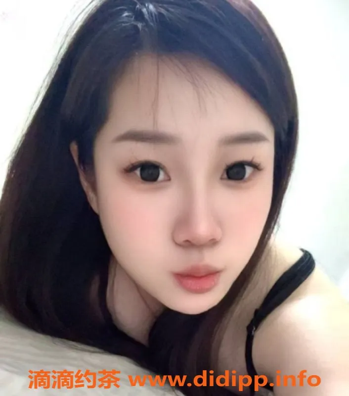 广州楼凤-天河小雅，23岁163cm气质小姐姐，茶水费400起