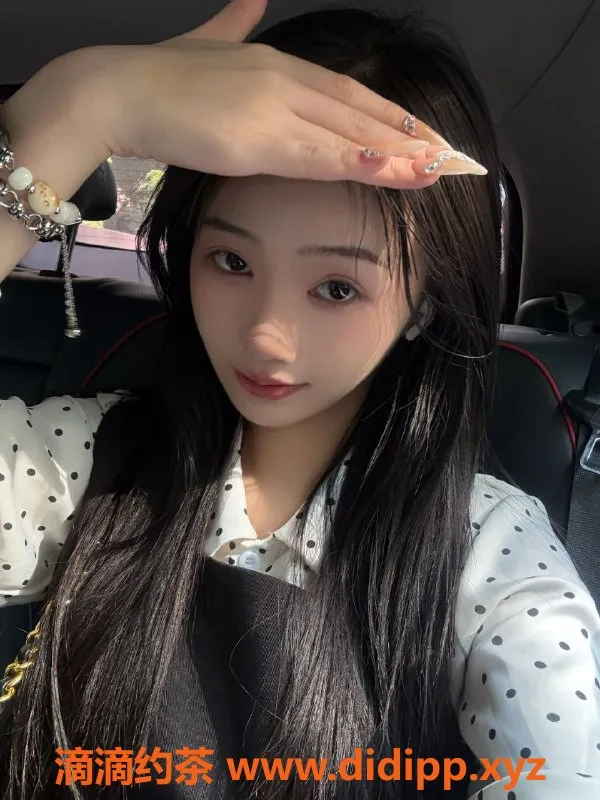 深圳楼凤-南山嫩妹瑶瑶，900P享制服诱惑