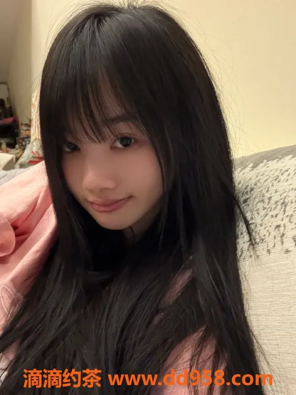 深圳楼凤-南山嫩妹瑶瑶，900P享制服诱惑