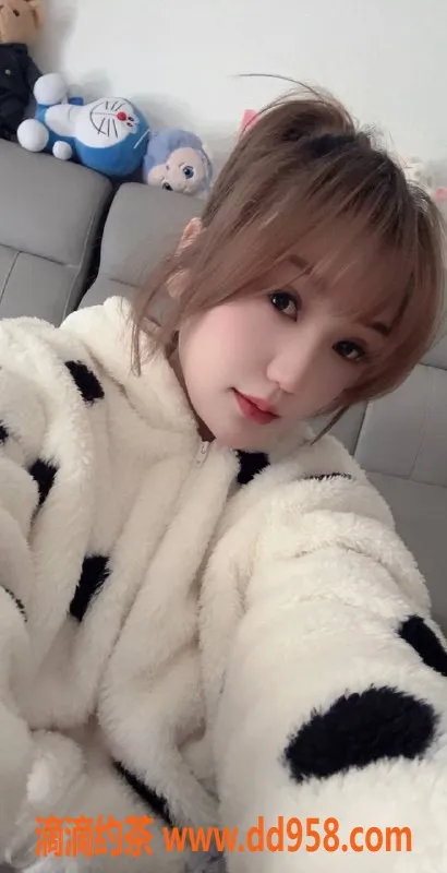 广州楼凤资源信息,广州天河洛依，500元正骨服务，超大长腿！