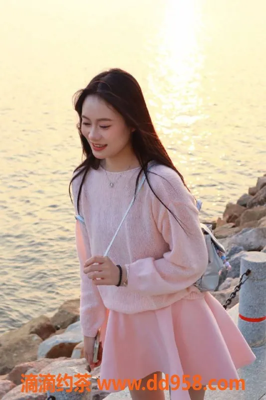 深圳楼凤资源信息,深圳小燕子，年轻嫩妹服务超棒