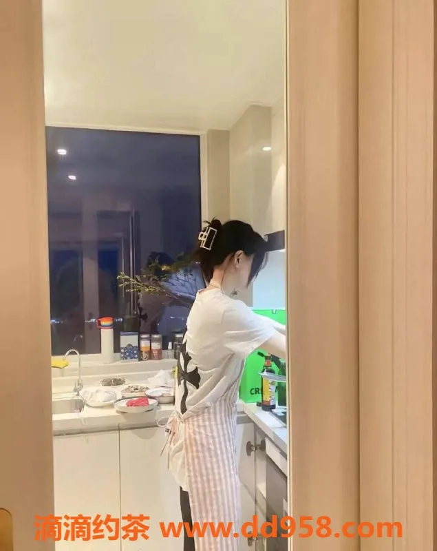 深圳楼凤资源信息,福田周周，162cm97斤，850P超值体验