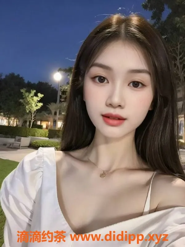 深圳楼凤-深圳龙华奶胸妹，800元舌吻服务等你体验