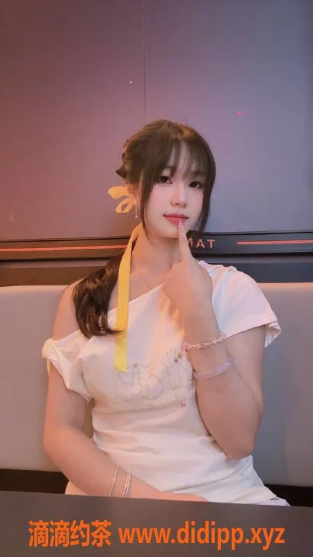 广州楼凤-海珠嫩妹虎牙贝贝，600元享受多重服务