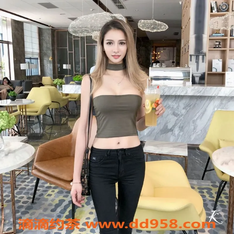 无锡楼凤资源信息,锡山区艾米，高颜值混血妹，168/45kg，陪浴服务