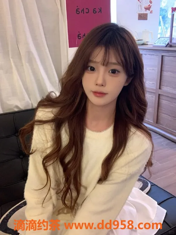 无锡楼凤-锡山区高颜值嫩妹琪琪，160cm/43kg，陪浴服务