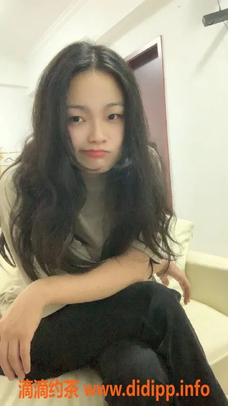 广州楼凤-广州荔湾小鸭，500元起全方位服务