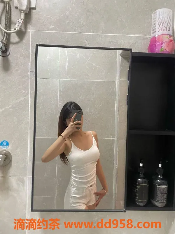 深圳楼凤-深圳坂田嫩妹紫晴，800元起服务超赞！