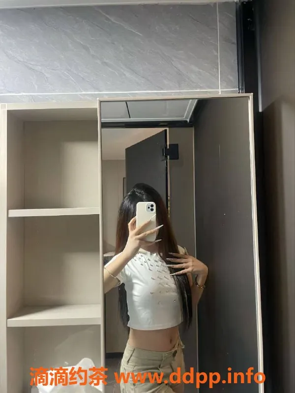 深圳楼凤-深圳坂田嫩妹紫晴，800元起服务超赞！