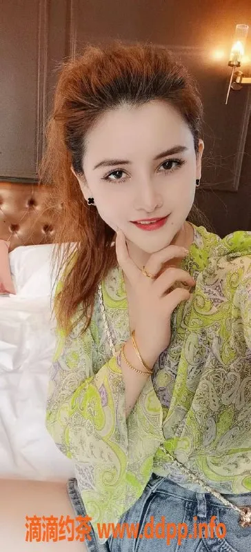 成都楼凤-成都酸菜混血学妹认证，激情修车服务