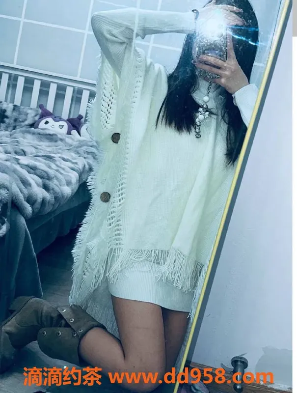 广州楼凤-蝉城区嫩妹啊新，600元尽享贴心服务