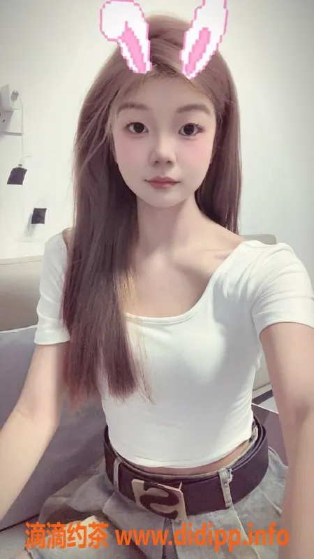 深圳楼凤-深圳宝安小妮子，800元体验亲嘴服务