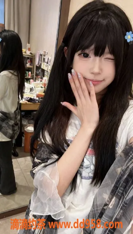 深圳楼凤-福田区小嫩萝，颜值超高仅需1000p，全套服务！