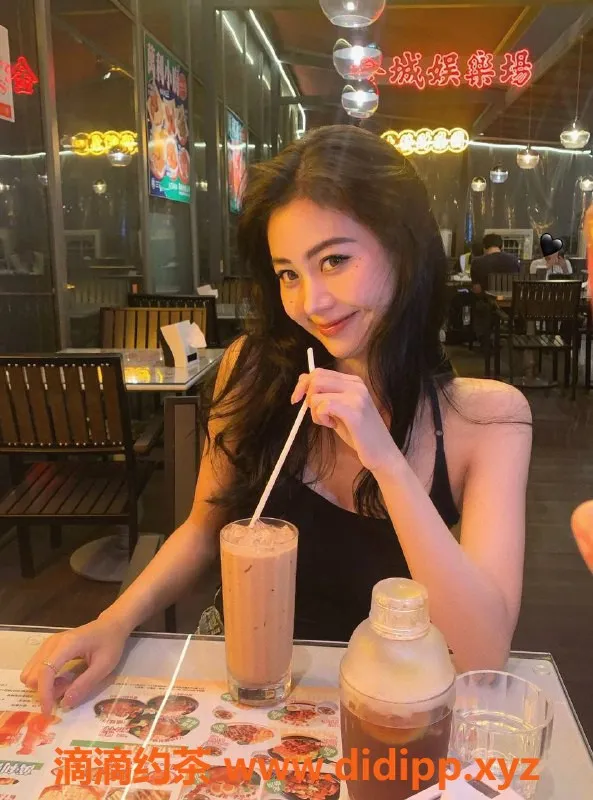 深圳楼凤资源信息,深圳福田嫩妹梨涡，1500元体验服务