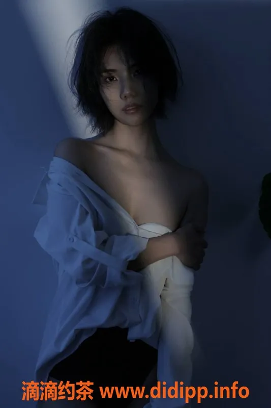 长沙楼凤-岳麓区冰冰 166/96 28岁 精品服务等你体验