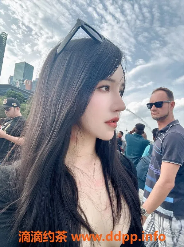 深圳楼凤-龙华日儿，25岁，163C，94斤，轻松享受服务