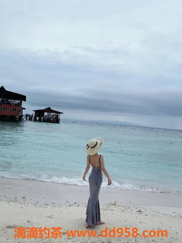 深圳楼凤-龙华日儿，25岁，163C，94斤，轻松享受服务