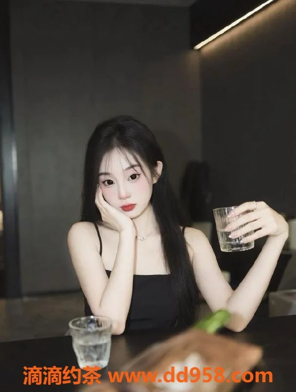 常州楼凤-武进国宾府嫩妹娜娜，165cm、100斤，口调情服务