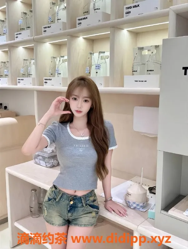 深圳楼凤-龙华小瑾，1200起，服务多样，尽享欢愉